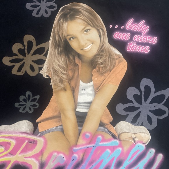 Vintage 1999 Britney Spears "Baby One More Time" Tour Tee, Small‎ - Picture 3 of 5